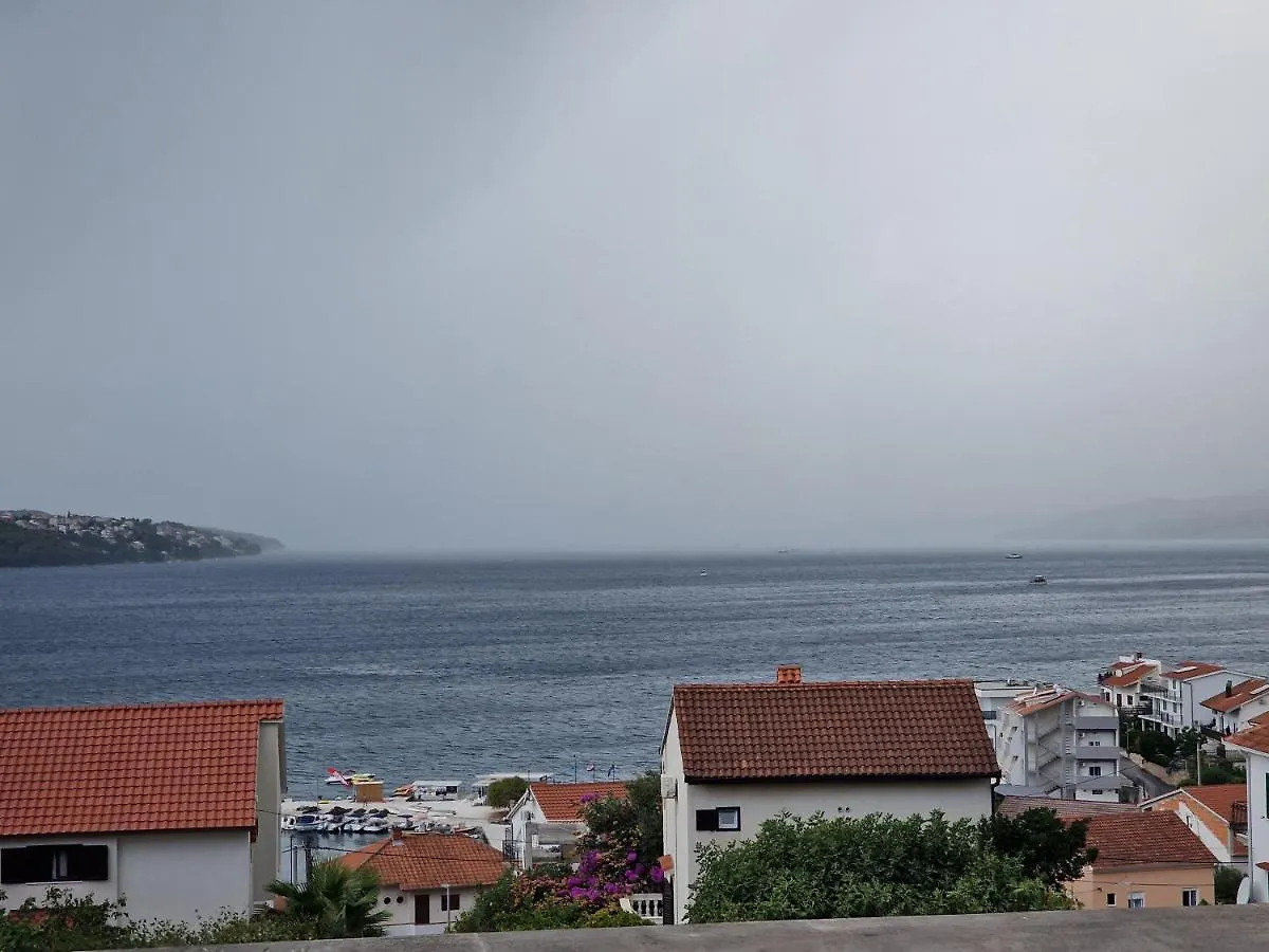 Apartmani Island Trogir 0*,  Croatia