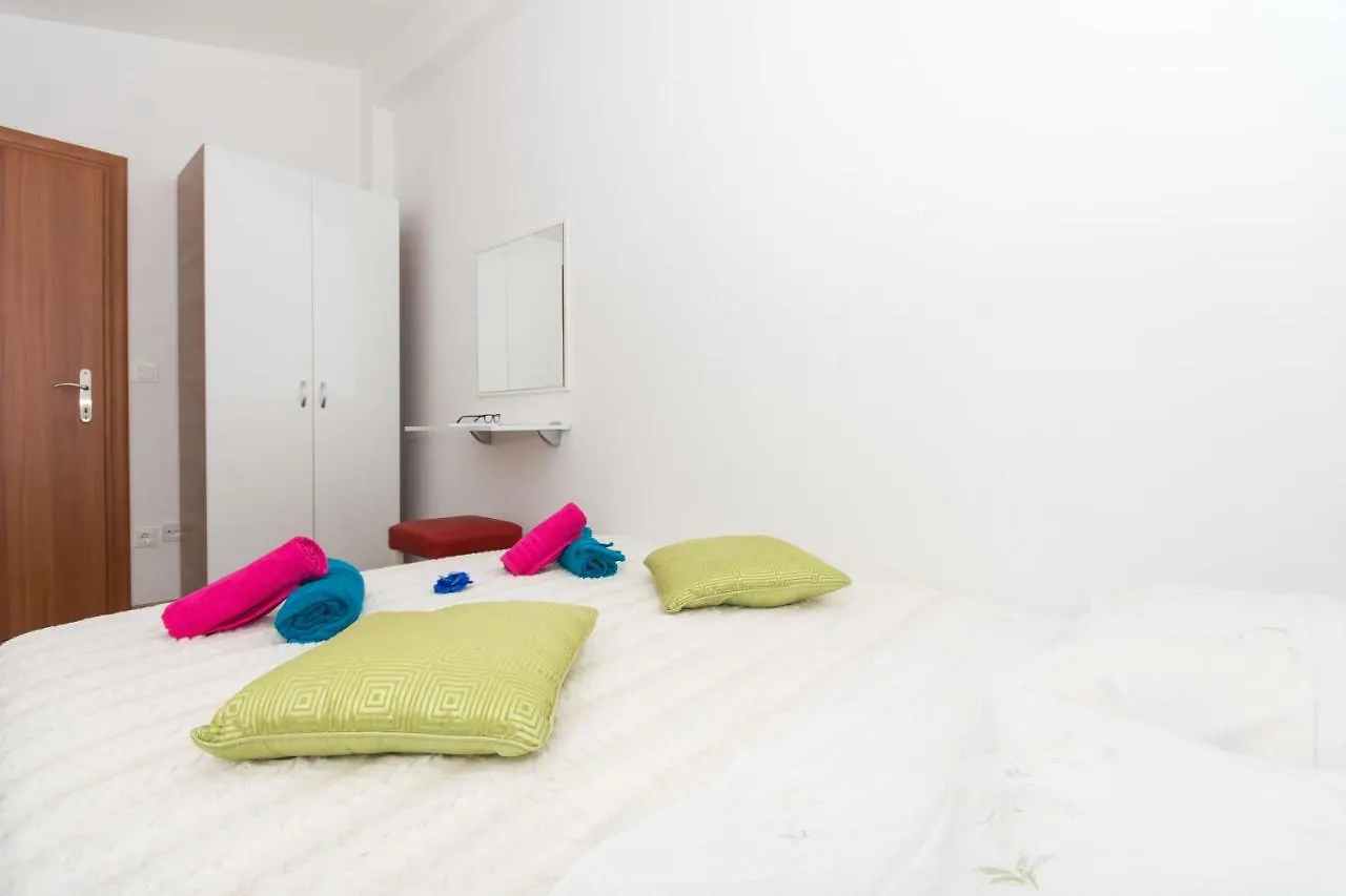 Apartmani Island Trogir 0*,  Croatia
