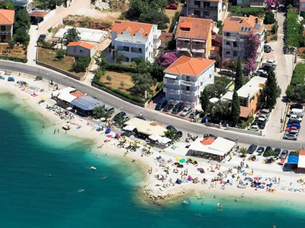 Apartmani Island Trogir 0*,
