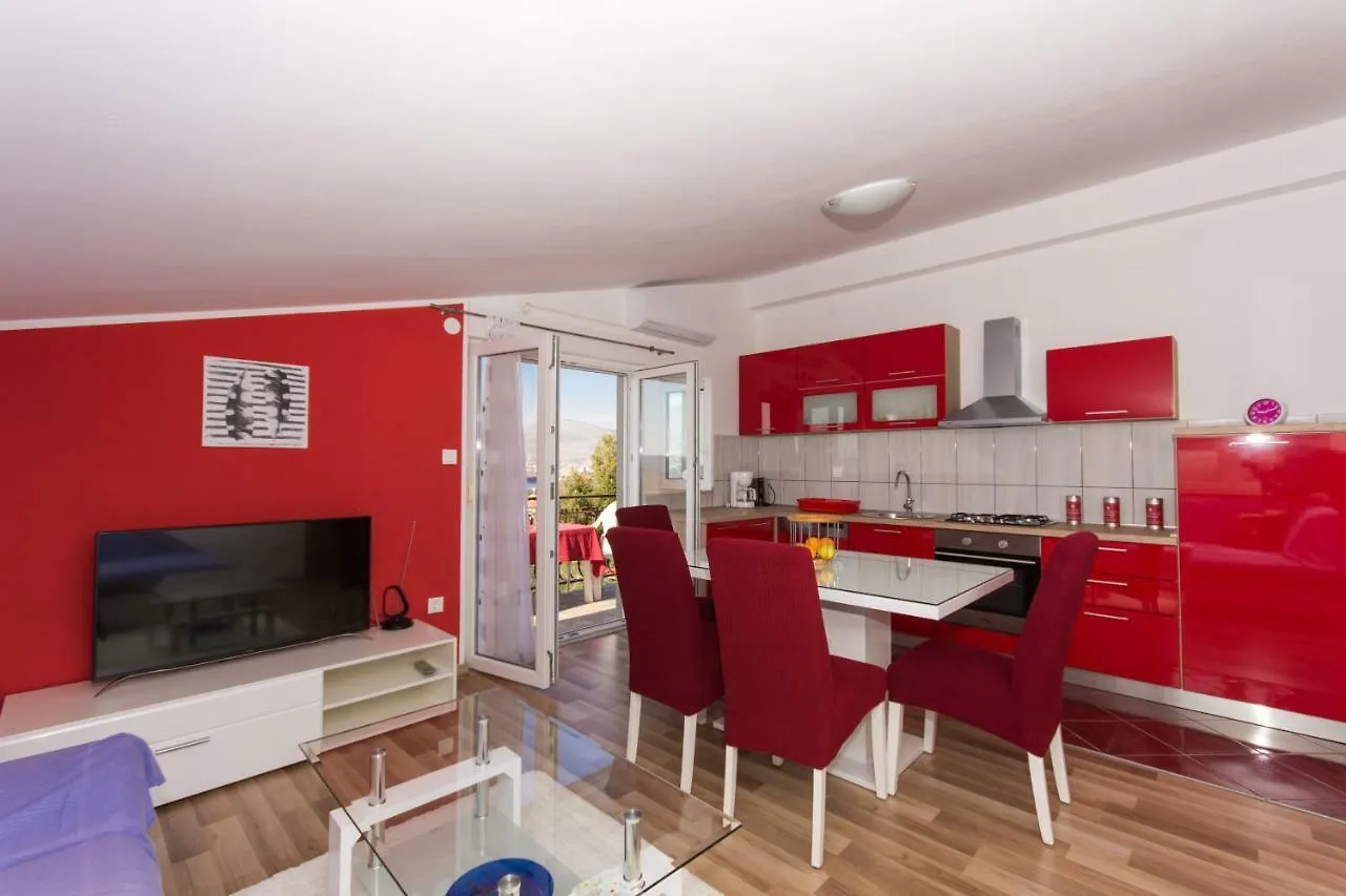 Apartmani Island Trogir 0*,  Croatia