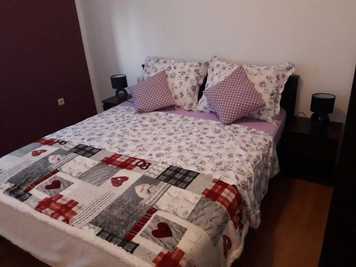 Apartmani Island Trogir 0*,