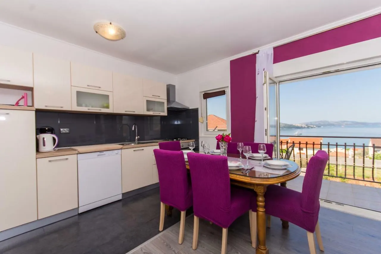 Apartmani Island Trogir Croatia